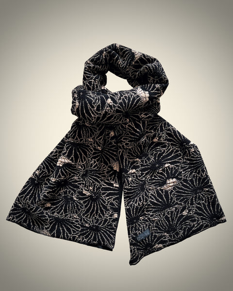 GAKKIN JACQUARD LOTUS LEAVES STOLE-