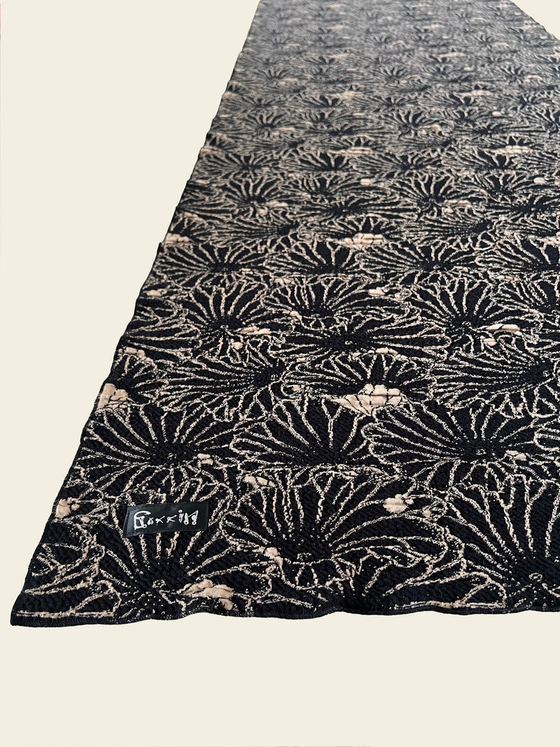 GAKKIN JACQUARD LOTUS LEAVES STOLE-