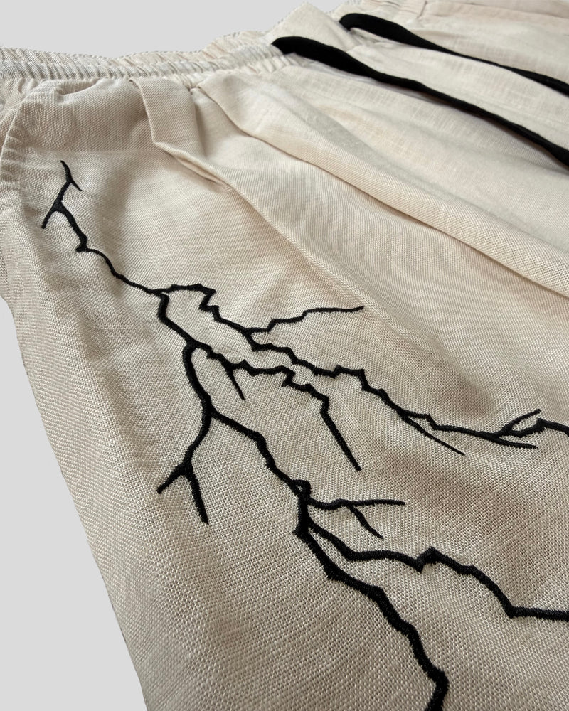 雷鳴 LIGHTNING EMBROIDERY SHORTS WHITE – GXX