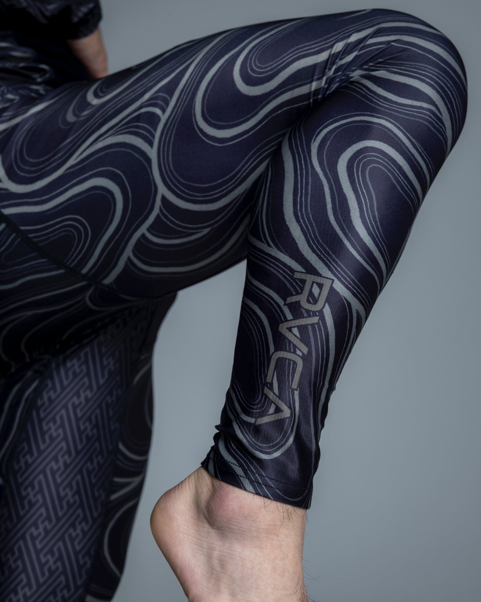 RVCA x KRAZY BEE x GAKKIN 復刻版LEGGINS – GXX