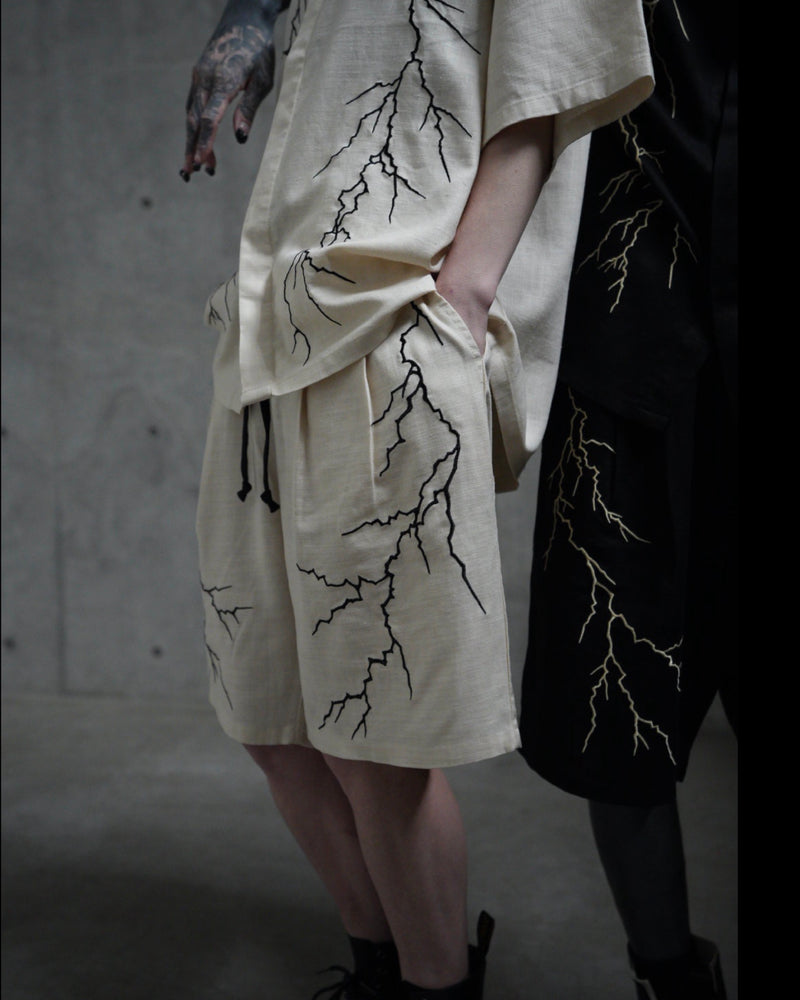 雷鳴 LIGHTNING EMBROIDERY SHORTS WHITE – GXX