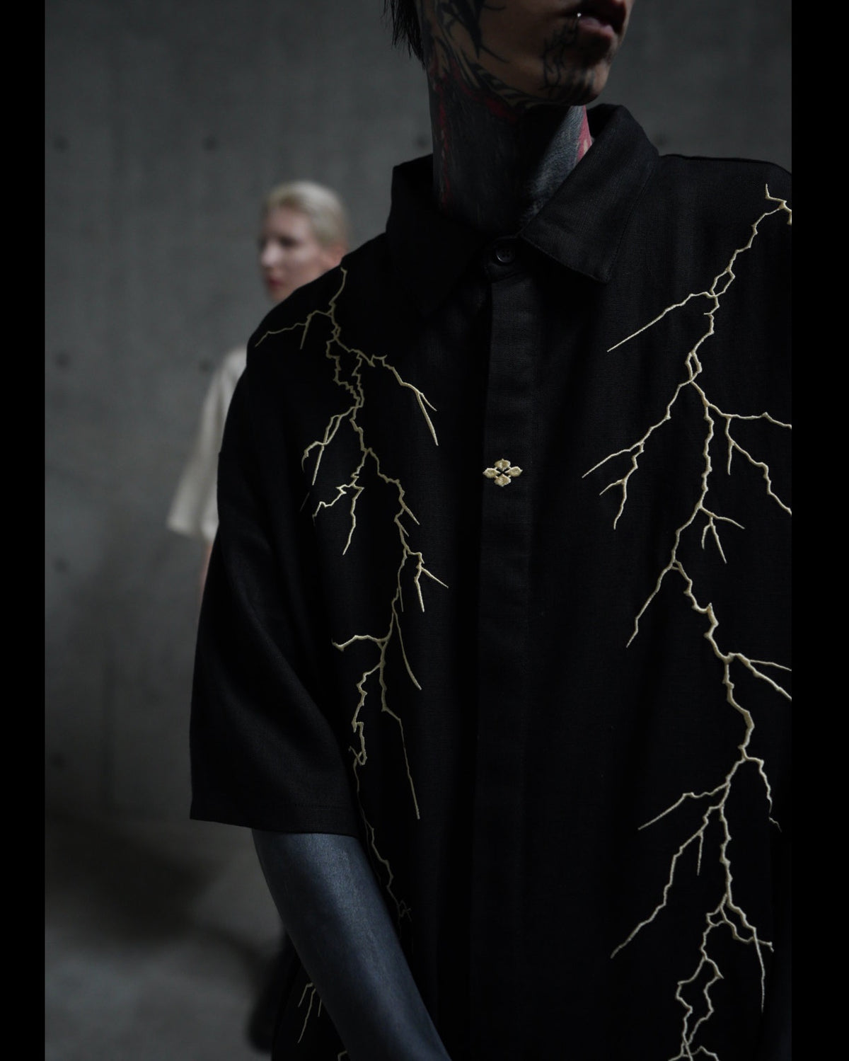 雷鳴 LIGHTNING EMBROIDERY SHIRT BLACK – GXX