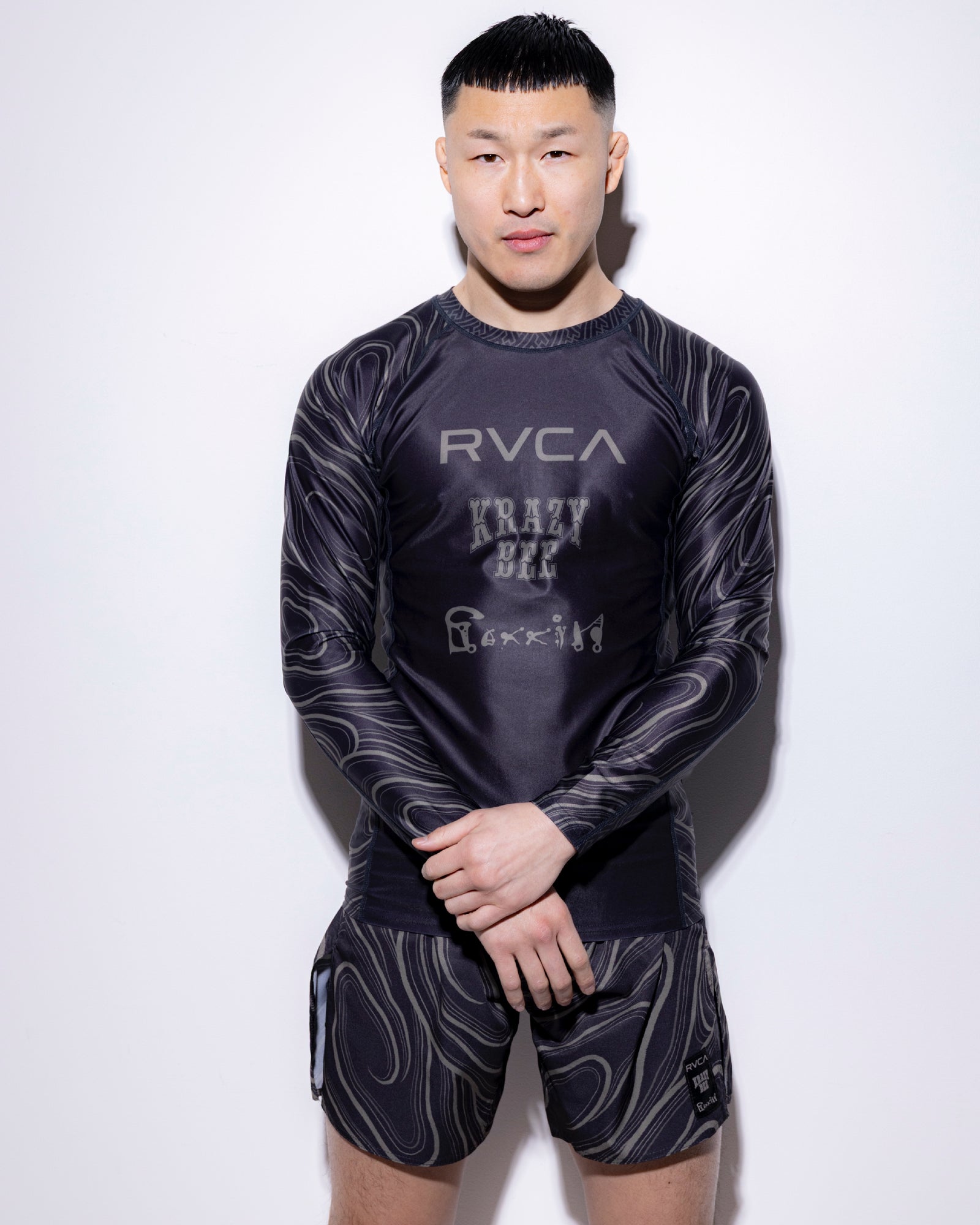 新作☆【alexanderwang】襟にロゴの入ったラッシュガード 4CC1251533001T.jpg
