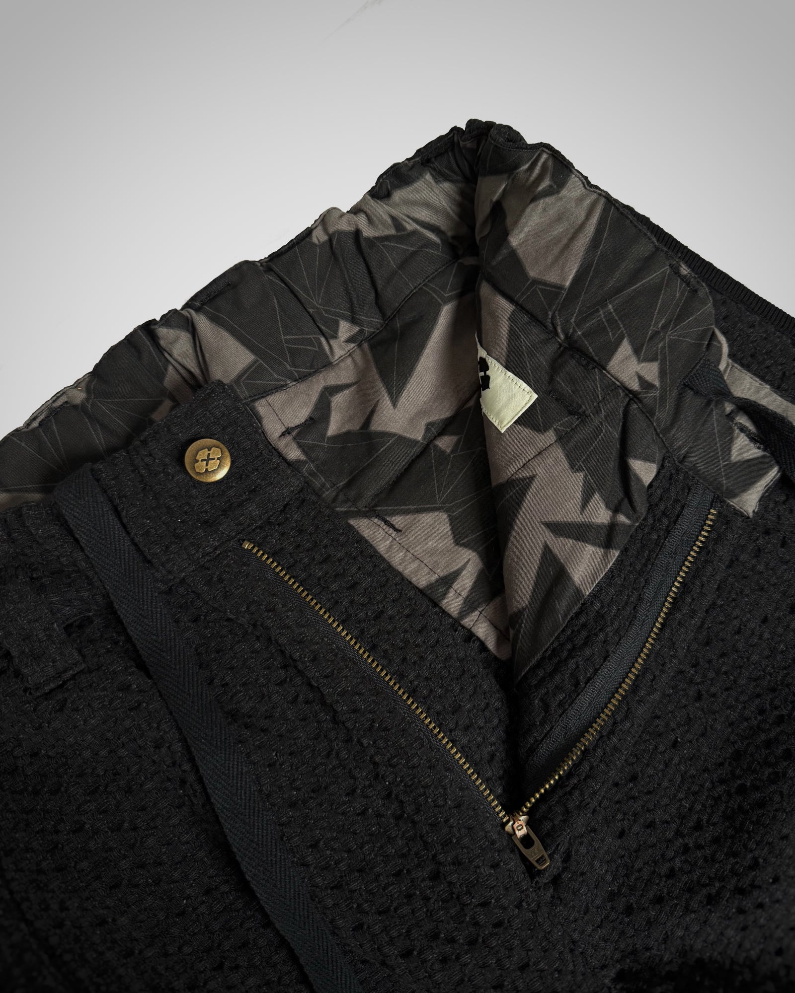 折り鴉 PAPER CROWS CARGO PANTS – GXX