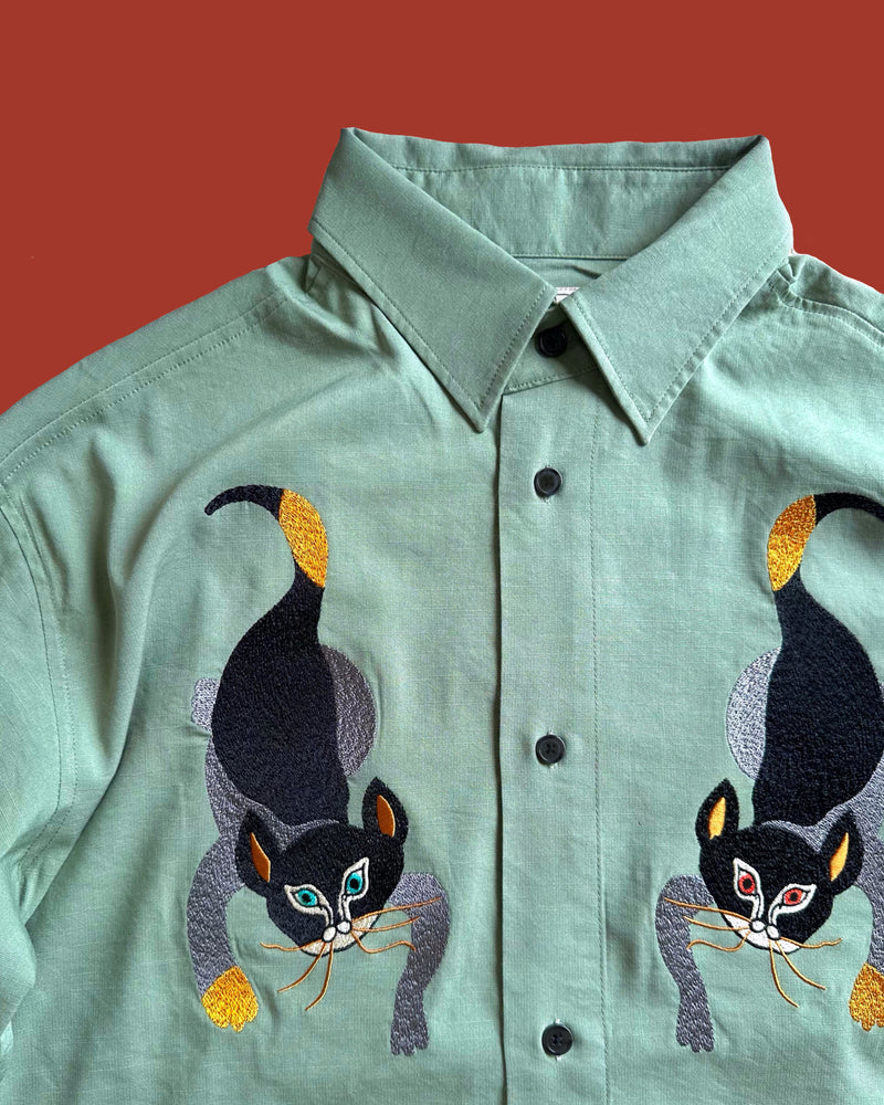 猫刺繍ナガソデシャツ　カーキ