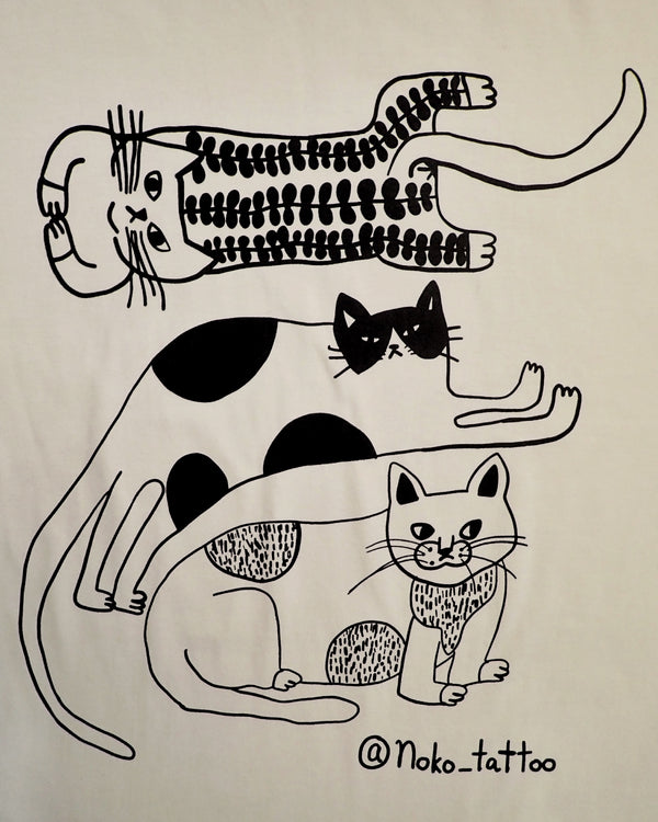 ３匹の猫　Unisex  T-shirts